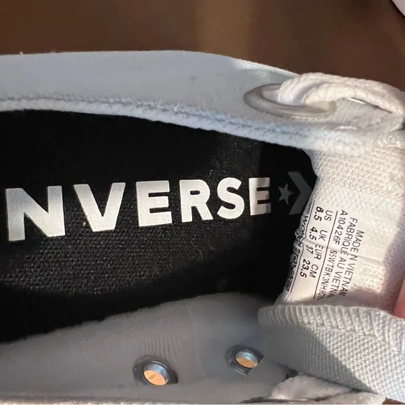 Converse White Sneakers Classic Low-Top Canvas - Picture 5 of 5